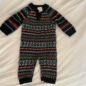 Hanna Anderrson sweater onesies like new condition.worn 3 times. Size 60 (3-6mo)